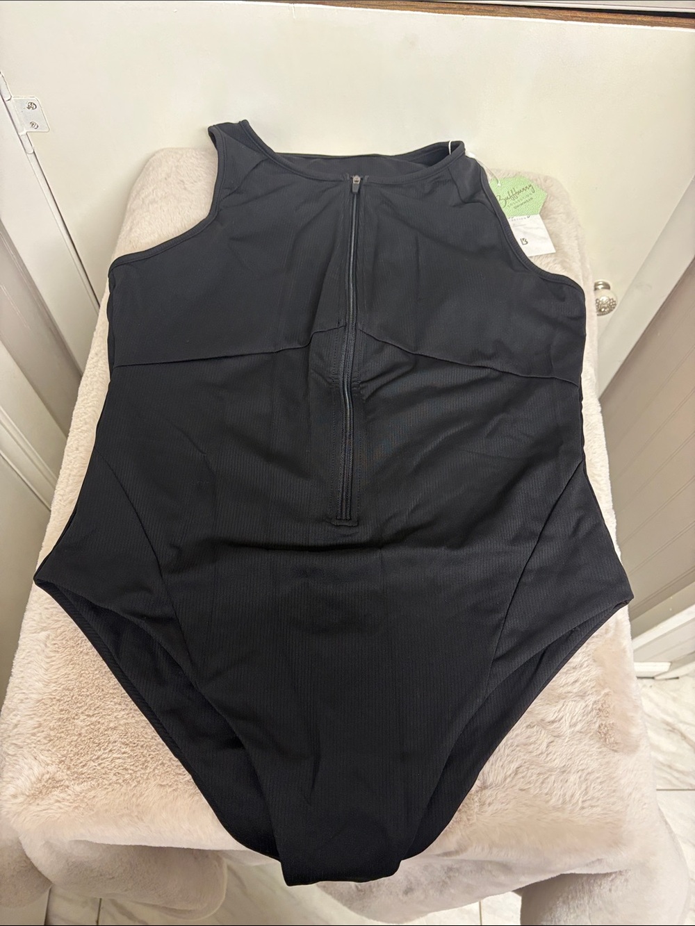 NWT Buffbunny Laguna one piece swim suit